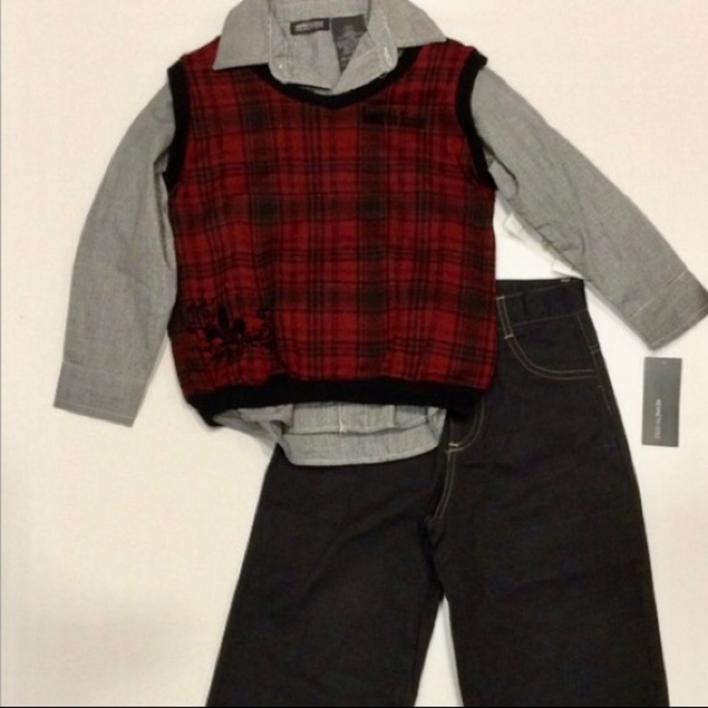 Kenneth Cole reaction 3 piece set for boys. Size 4